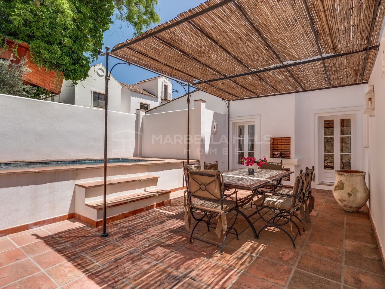 Appartement de plain-pied rénové avec piscine privée à La Zagaleta, Benahavís