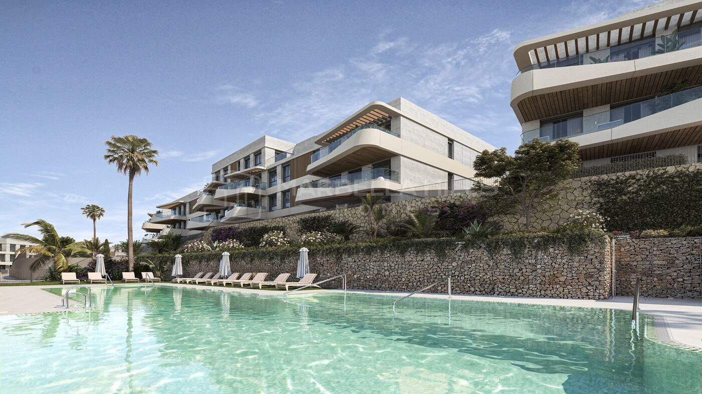 Kalifornia: New Apartments Between Two Golf Courses in West Estepona