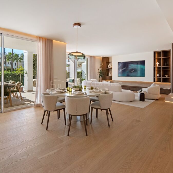 Rez-de-jardin duplex rénové de 4 chambres en première ligne du golf Los Naranjos, Alcores del Golf, Nueva Andalucía
