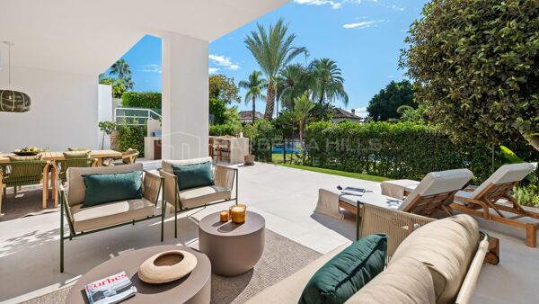 Renovierte Erdgeschoss-Maisonette mit 4 Schlafzimmern in erster Golflinie Los Naranjos, Alcores del Golf, Nueva Andalucía