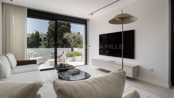 Dúplex ático reformado cerca de la playa en Jardines de las Fuentes, Puerto Banús