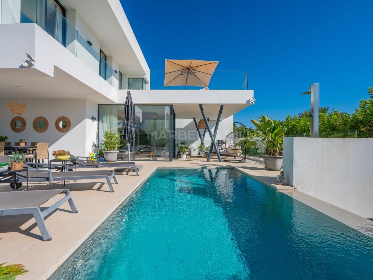 Moderne Villa in erster Golflinie mit Meerblick in El Campanario