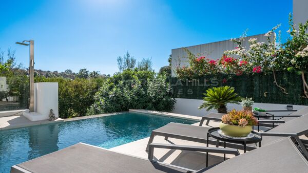 Moderne Villa in erster Golflinie mit Meerblick in El Campanario