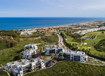 Alura Living Casares Costa, luxurious Mediterranean lifestyle between golf and the sea.