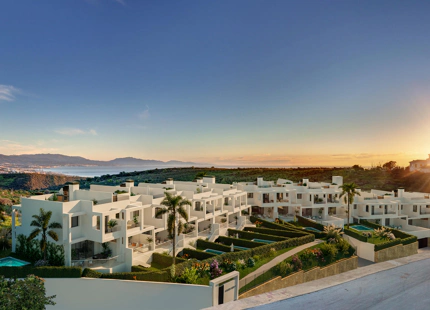 Golden View II, contemporary style townhouses in Manilva