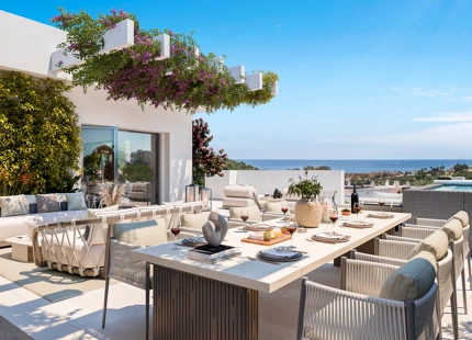 Amaranta Living Casares Golf, vida relajada y golf en exclusivos apartamentos y áticos.