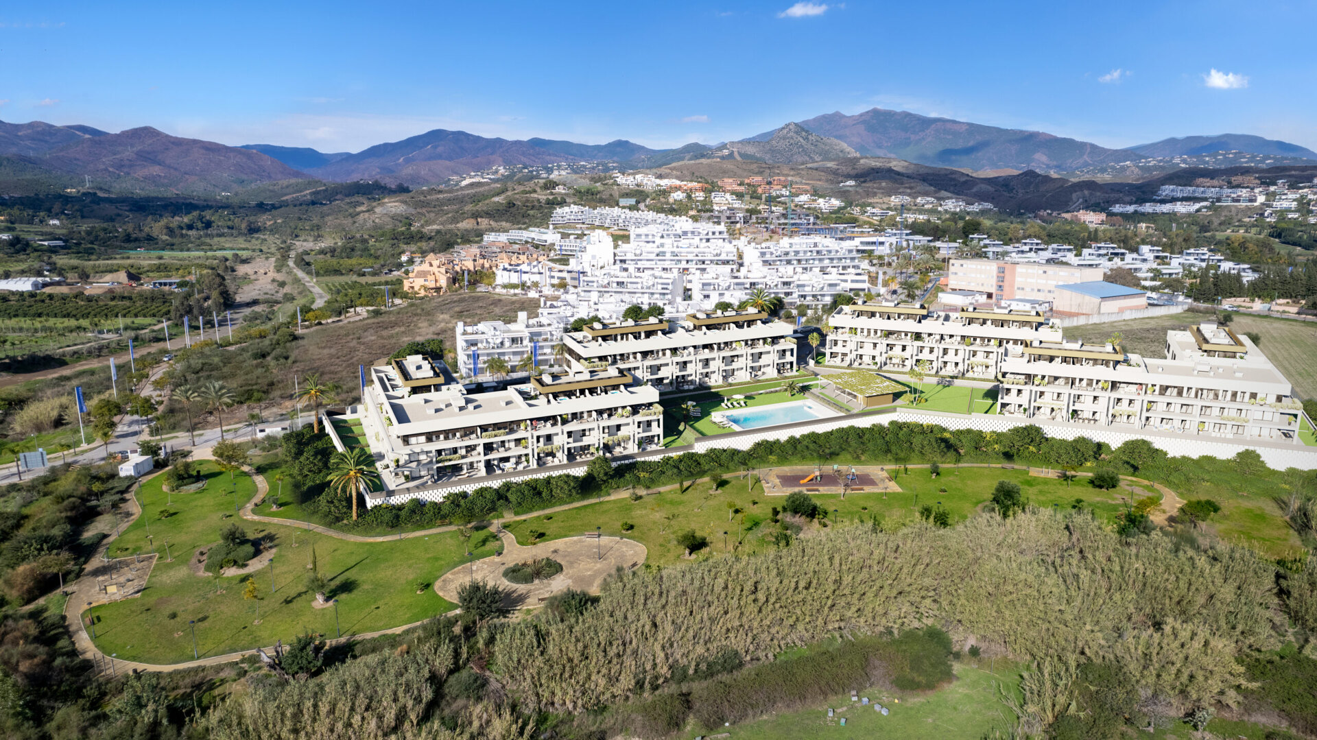 Symphony Suites, modernos y elegantes bajos y áticos con vistas al mar en la Nueva Milla de Oro