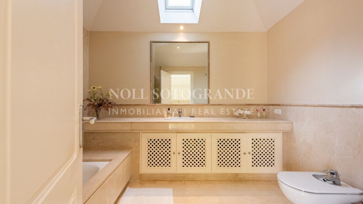 Elegantes Penthouse in Valgrande, unmittelbarer Nähe zum Royal Golf Club Valderrama