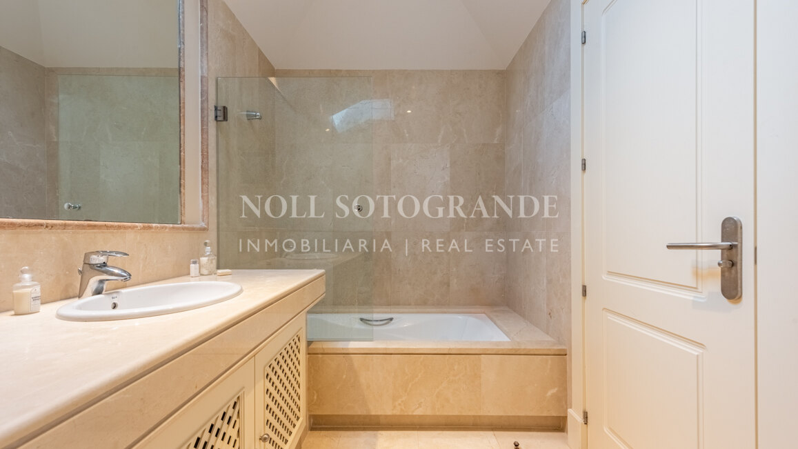 Elegantes Penthouse in Valgrande, unmittelbarer Nähe zum Royal Golf Club Valderrama