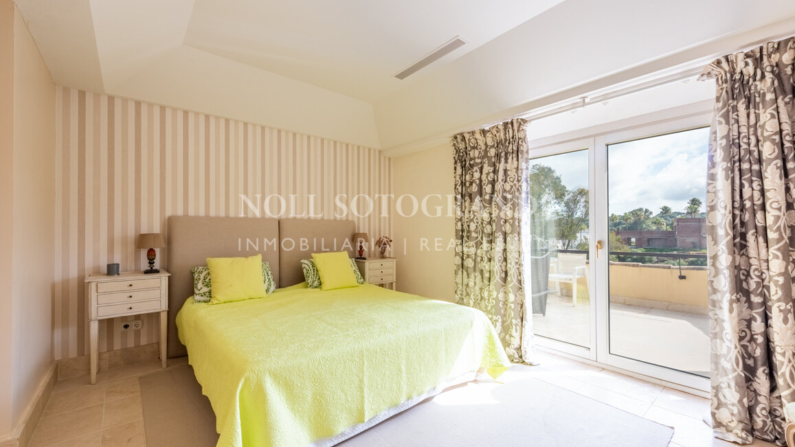 Elegantes Penthouse in Valgrande, unmittelbarer Nähe zum Royal Golf Club Valderrama