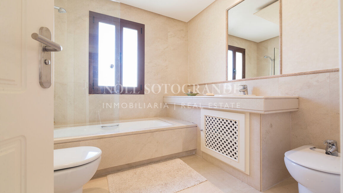 Elegantes Penthouse in Valgrande, unmittelbarer Nähe zum Royal Golf Club Valderrama