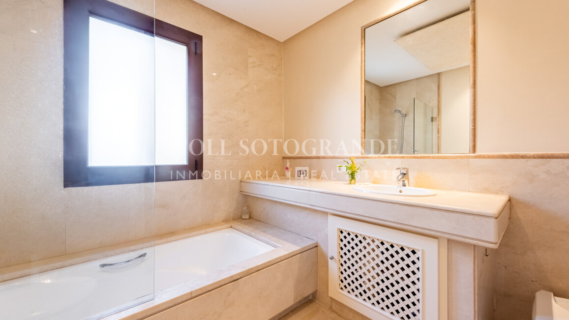 Elegantes Penthouse in Valgrande, unmittelbarer Nähe zum Royal Golf Club Valderrama