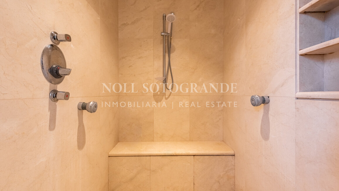 Elegantes Penthouse in Valgrande, unmittelbarer Nähe zum Royal Golf Club Valderrama