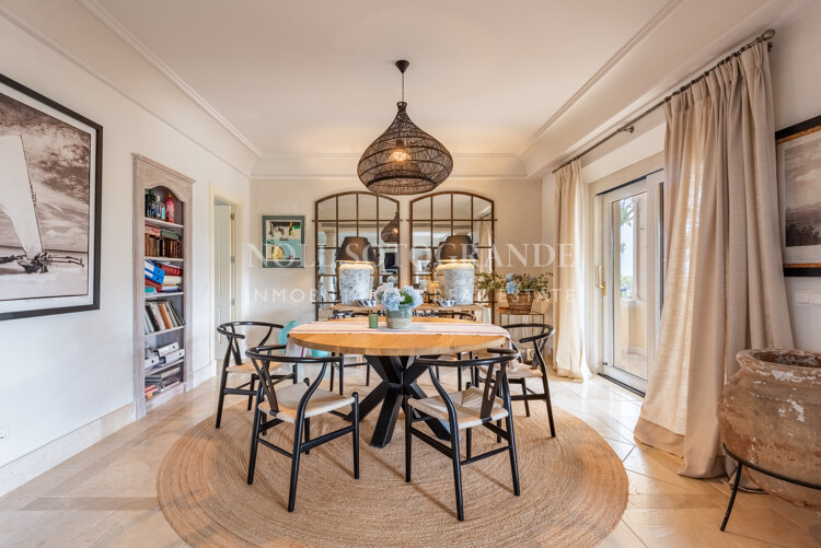 Elegantes Penthouse in Valgrande, unmittelbarer Nähe zum Royal Golf Club Valderrama