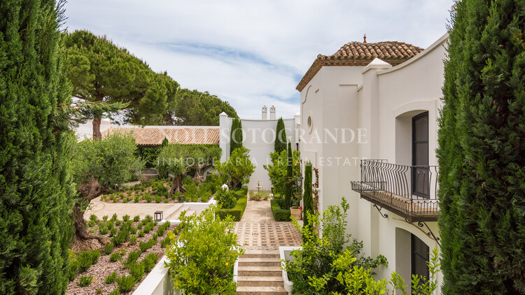 Cortijo El Olivo – Andalusian Masterpiece with Golf Views in Sotogrande Alto