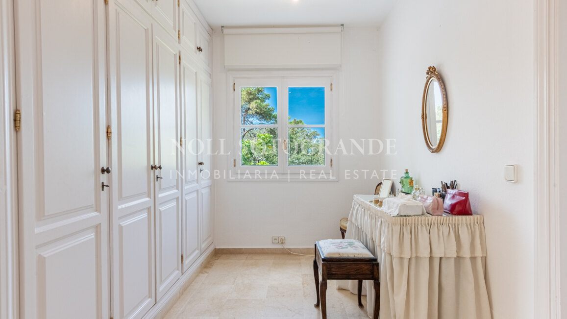 Villa Eucalyptus Bloom - Sotogrande Alto, Charmante traditionelle Villa zu verkaufen