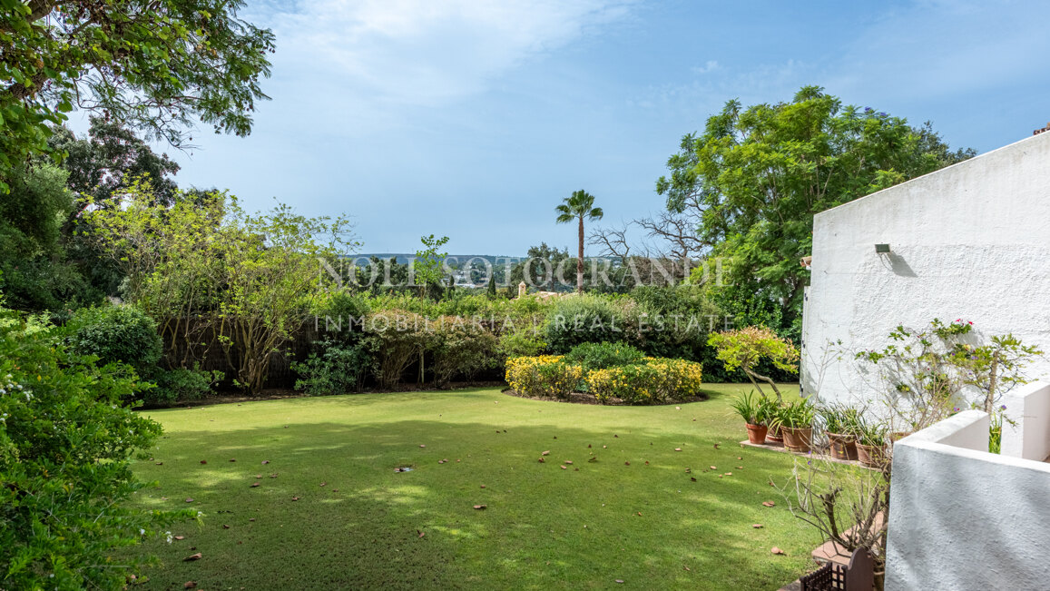 Villa Eucalyptus Bloom - Sotogrande Alto, Charmante traditionelle Villa zu verkaufen