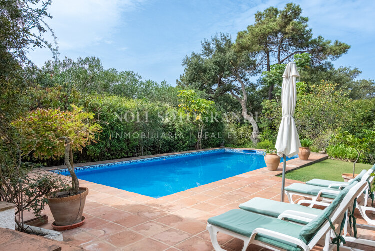 Villa Eucalyptus Bloom - Sotogrande Alto, Charmante traditionelle Villa zu verkaufen