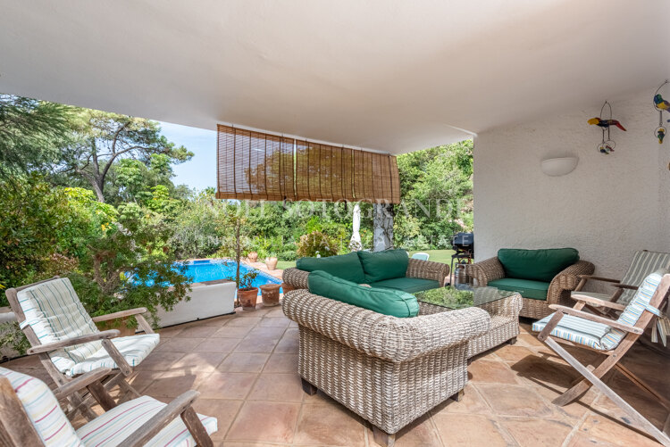 Villa Eucalyptus Bloom - Sotogrande Alto, Charmante traditionelle Villa zu verkaufen