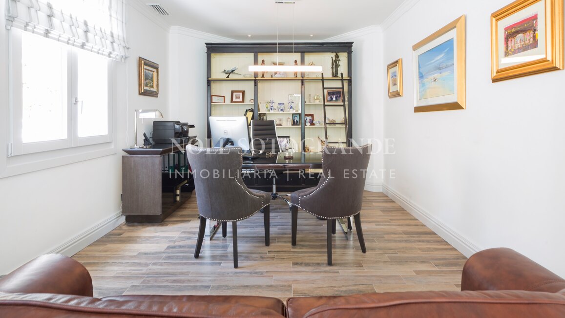 Villa Margarita - Elegante Villa mit sieben Schlafzimmern und atemberaubendem Meerblick in Sotogrande