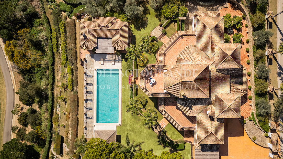 Villa Gaura Bloom - Luxuriöse 6-Schlafzimmer-Villa mit Meerblick in Sotogrande Alto