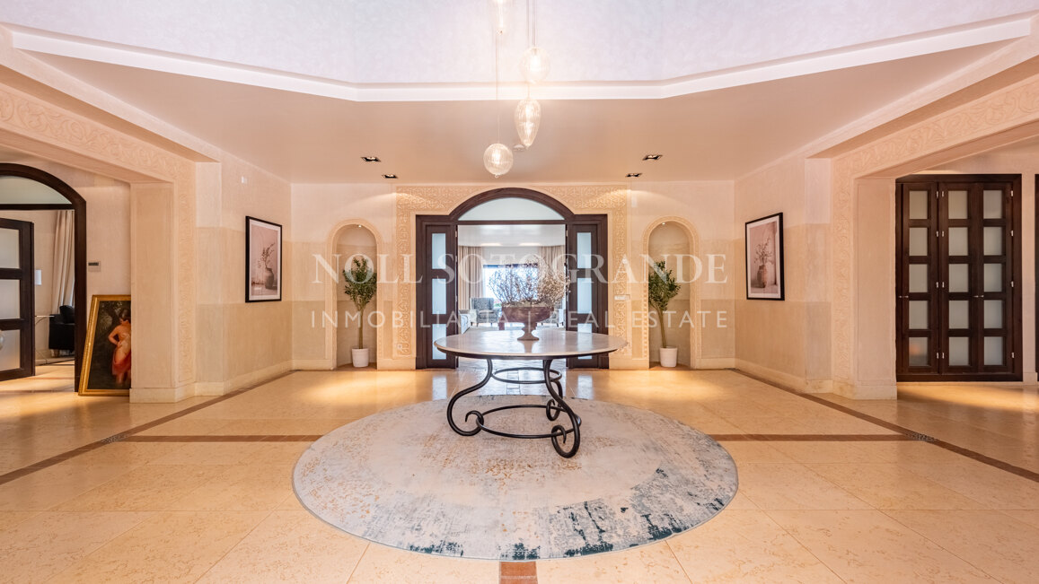 Villa Gaura Bloom - Luxuriöse 6-Schlafzimmer-Villa mit Meerblick in Sotogrande Alto