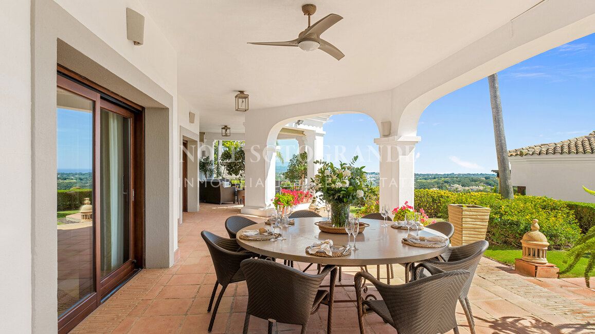 Villa Gaura Bloom - Luxuriöse 6-Schlafzimmer-Villa mit Meerblick in Sotogrande Alto