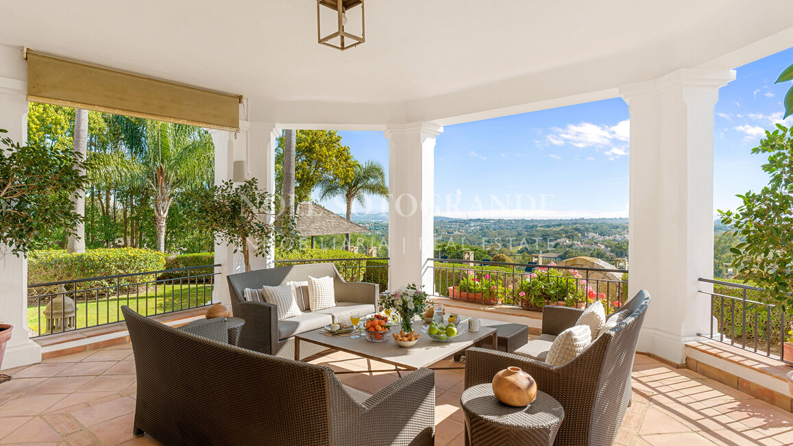 Villa Gaura Bloom - Luxuriöse 6-Schlafzimmer-Villa mit Meerblick in Sotogrande Alto