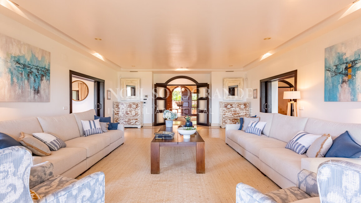 Villa Gaura Bloom - Luxuriöse 6-Schlafzimmer-Villa mit Meerblick in Sotogrande Alto