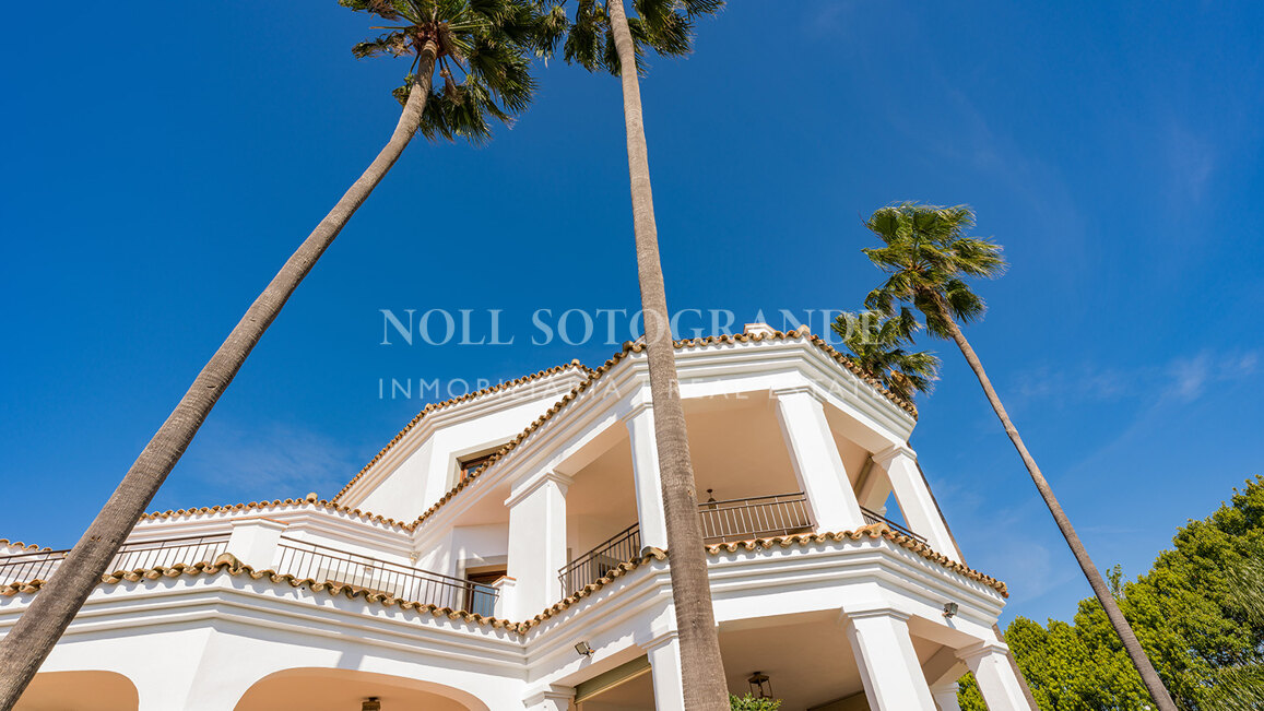 Villa Gaura Bloom - Luxuriöse 6-Schlafzimmer-Villa mit Meerblick in Sotogrande Alto