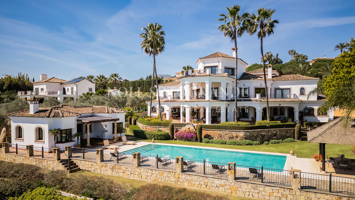 Villa Gaura Bloom - Luxuriöse 6-Schlafzimmer-Villa mit Meerblick in Sotogrande Alto
