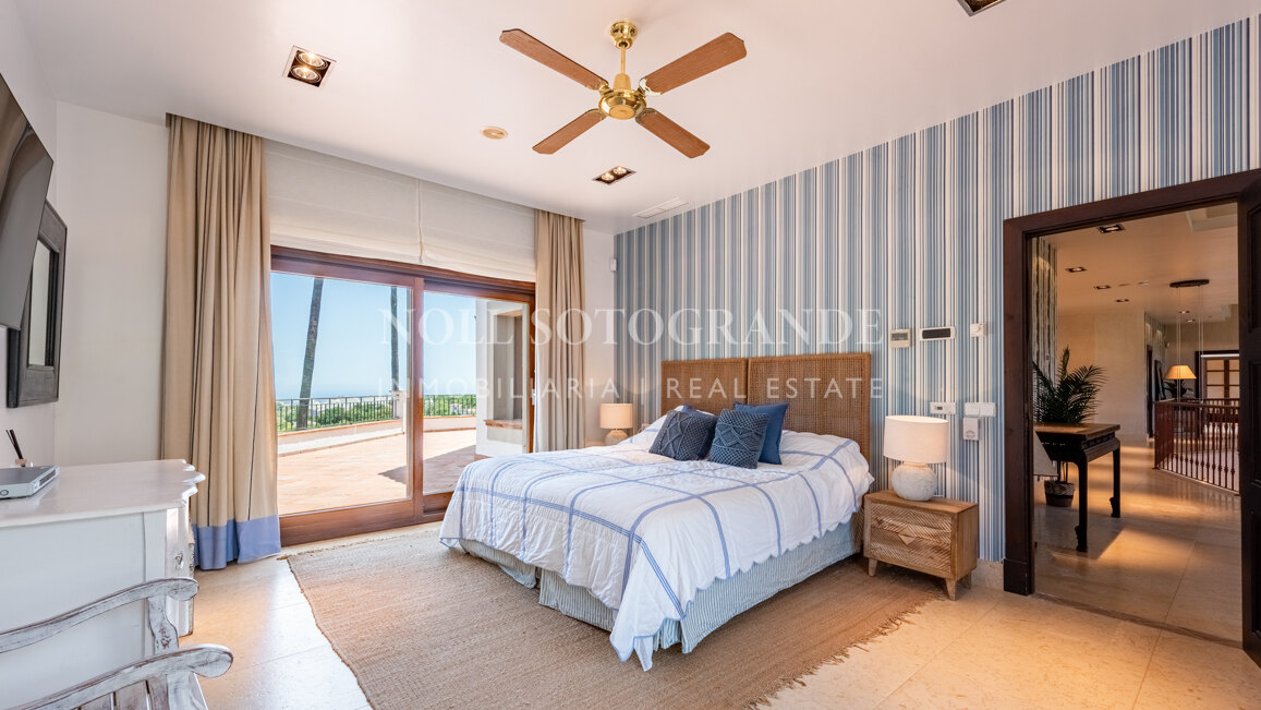 Villa Gaura Bloom - Luxuriöse 6-Schlafzimmer-Villa mit Meerblick in Sotogrande Alto