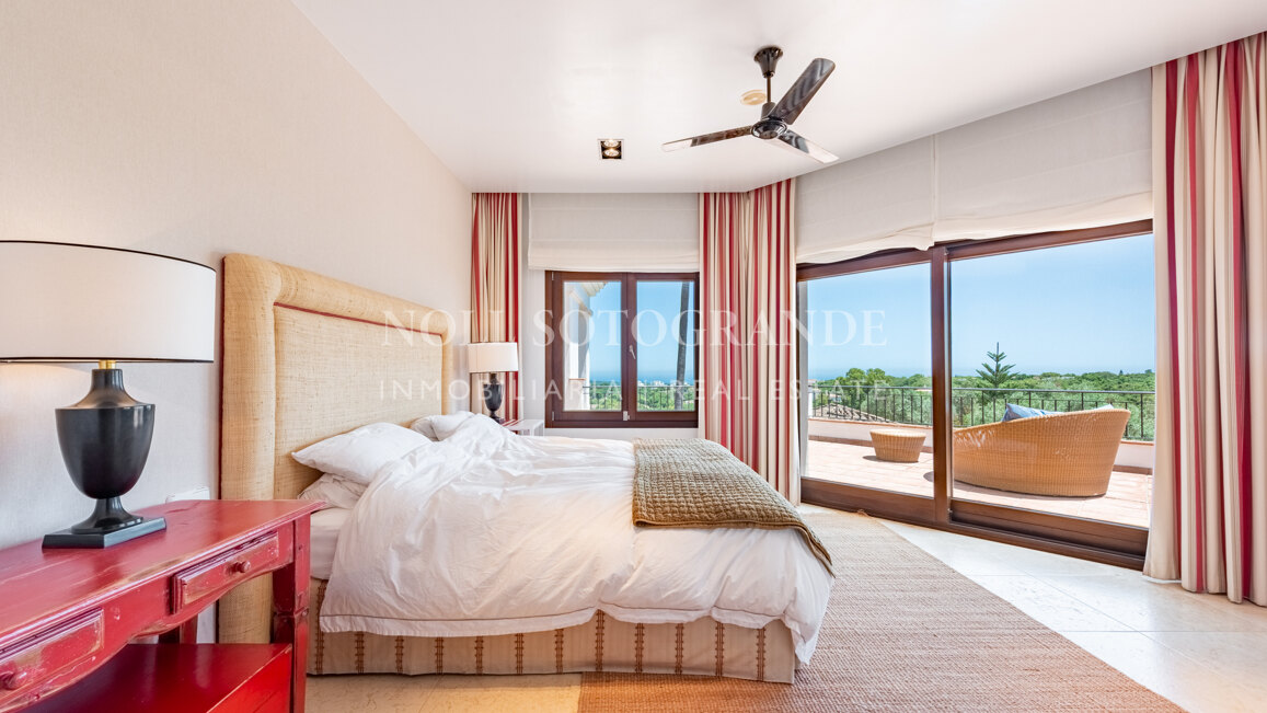 Villa Gaura Bloom - Luxuriöse 6-Schlafzimmer-Villa mit Meerblick in Sotogrande Alto