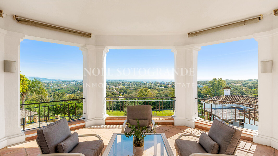 Villa Gaura Bloom - Luxuriöse 6-Schlafzimmer-Villa mit Meerblick in Sotogrande Alto