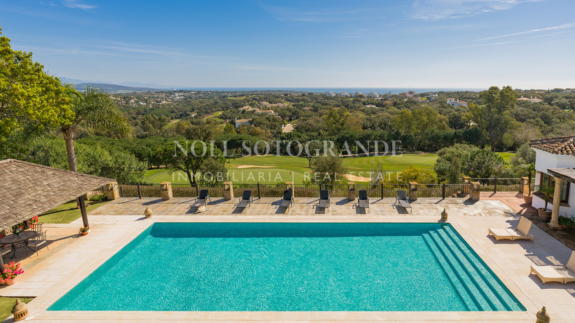 Villa Gaura Bloom - Luxuriöse 6-Schlafzimmer-Villa mit Meerblick in Sotogrande Alto