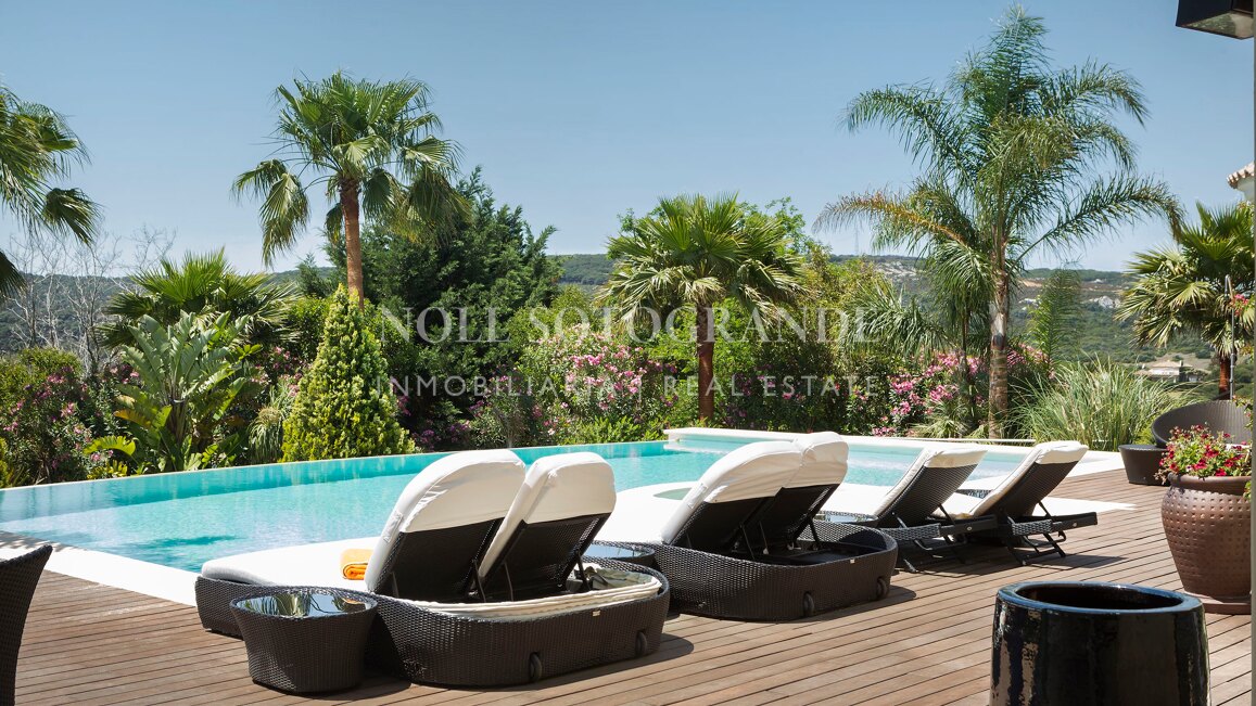 Villa Geranium - Grossartige Villa zum Verkauf mit herrlichem Meerblick Sotogrande.