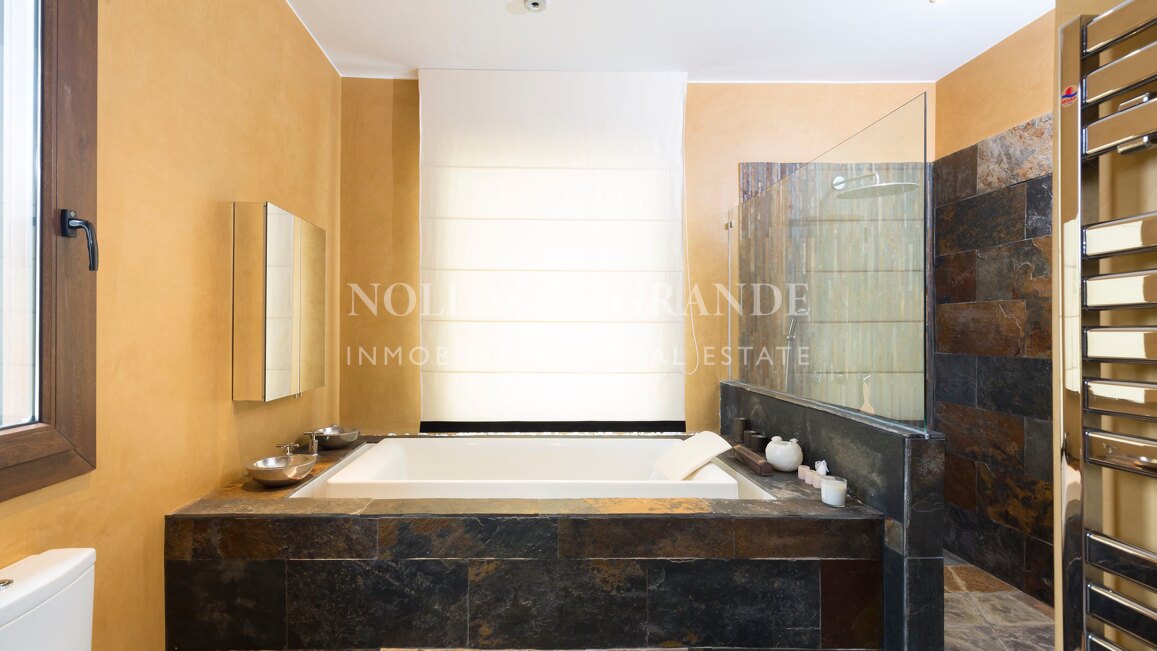 Villa Geranium - Grossartige Villa zum Verkauf mit herrlichem Meerblick Sotogrande.