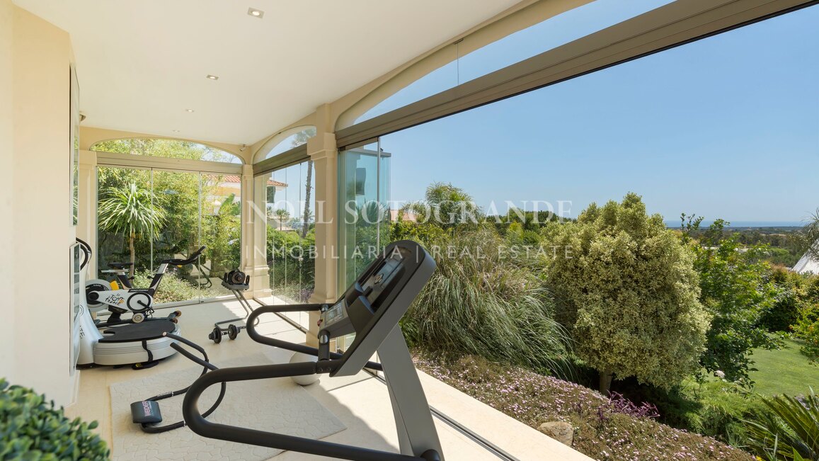 Villa Geranium - Grossartige Villa zum Verkauf mit herrlichem Meerblick Sotogrande.