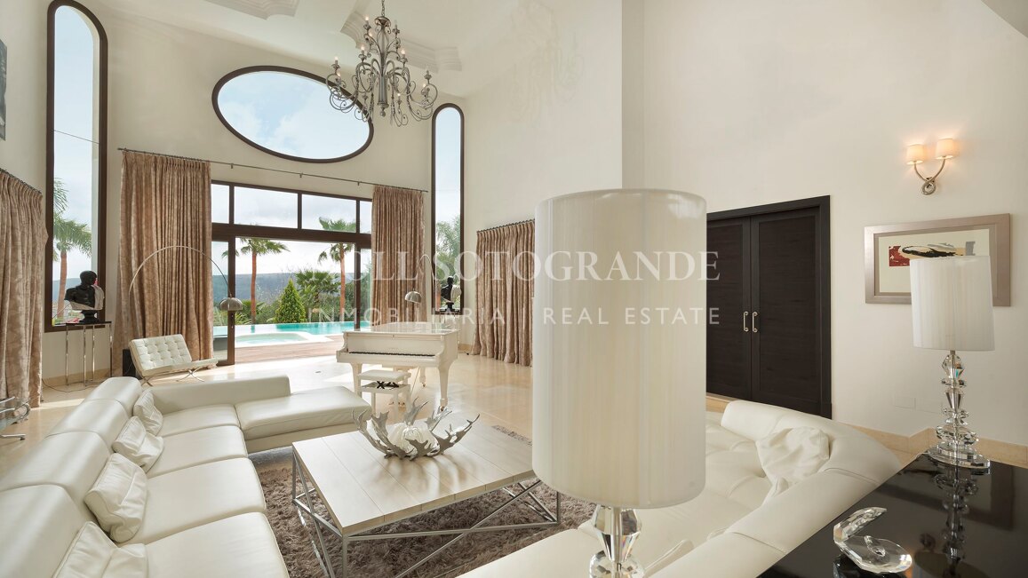 Villa Geranium - Grossartige Villa zum Verkauf mit herrlichem Meerblick Sotogrande.