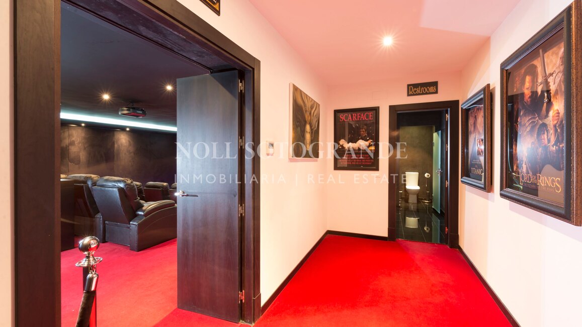 Villa Geranium - Grossartige Villa zum Verkauf mit herrlichem Meerblick Sotogrande.