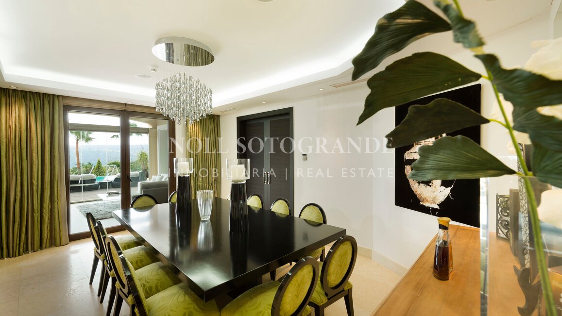 Villa Geranium - Grossartige Villa zum Verkauf mit herrlichem Meerblick Sotogrande.