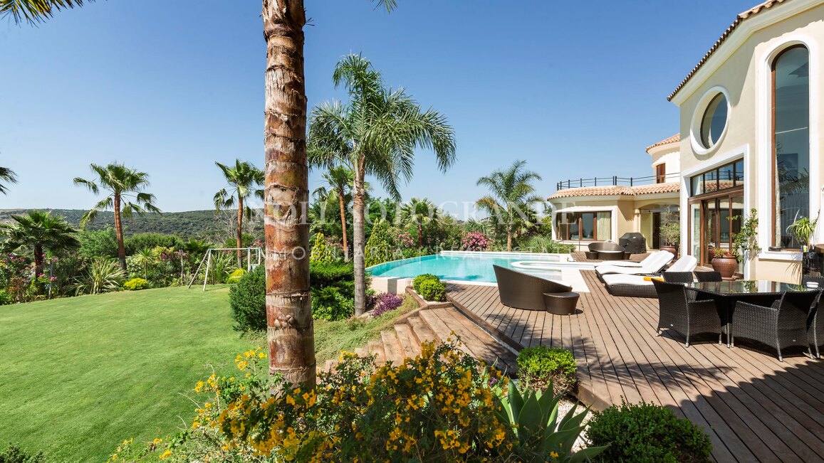 Villa Geranium - Grossartige Villa zum Verkauf mit herrlichem Meerblick Sotogrande.