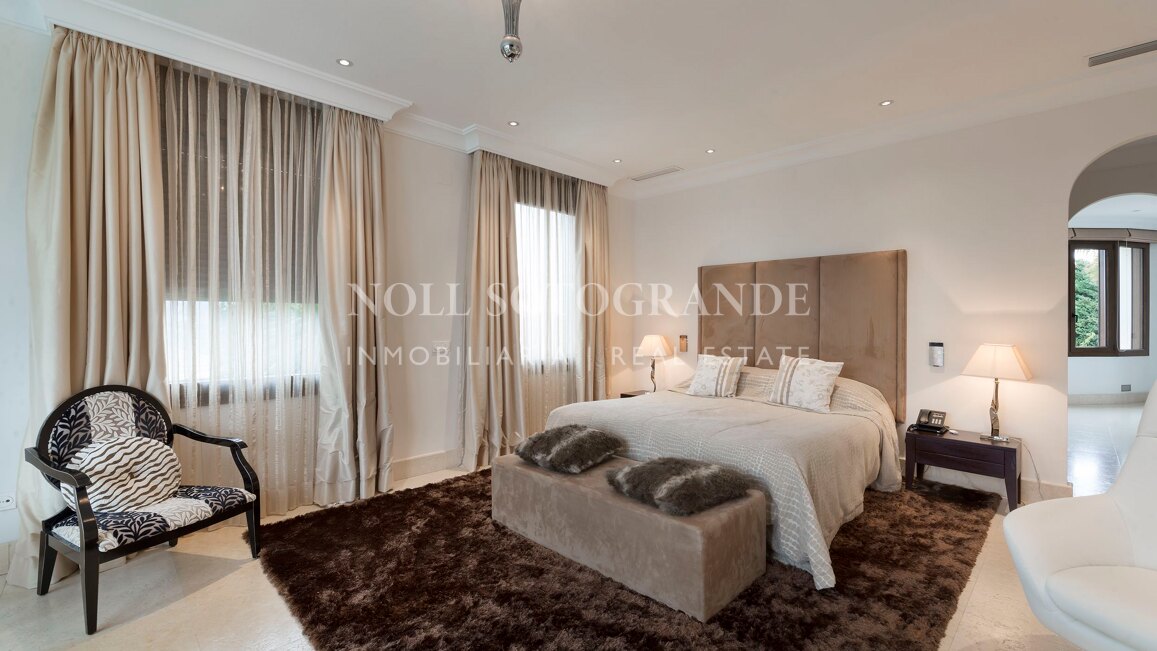 Villa Geranium - Grossartige Villa zum Verkauf mit herrlichem Meerblick Sotogrande.