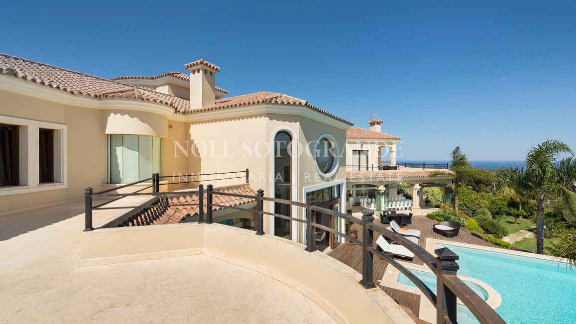 Villa Geranium - Grossartige Villa zum Verkauf mit herrlichem Meerblick Sotogrande.