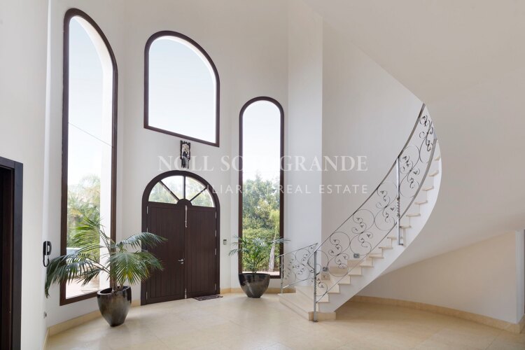 Villa Geranium - Grossartige Villa zum Verkauf mit herrlichem Meerblick Sotogrande.