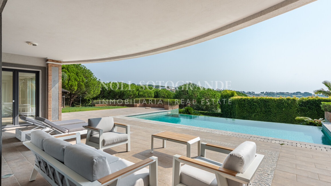 Villa Gentian Blue - Große Familienvilla mit Aussicht zu verkaufen, Sotogrande Alto