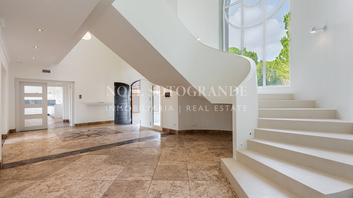 Villa Gentian Blue - Große Familienvilla mit Aussicht zu verkaufen, Sotogrande Alto