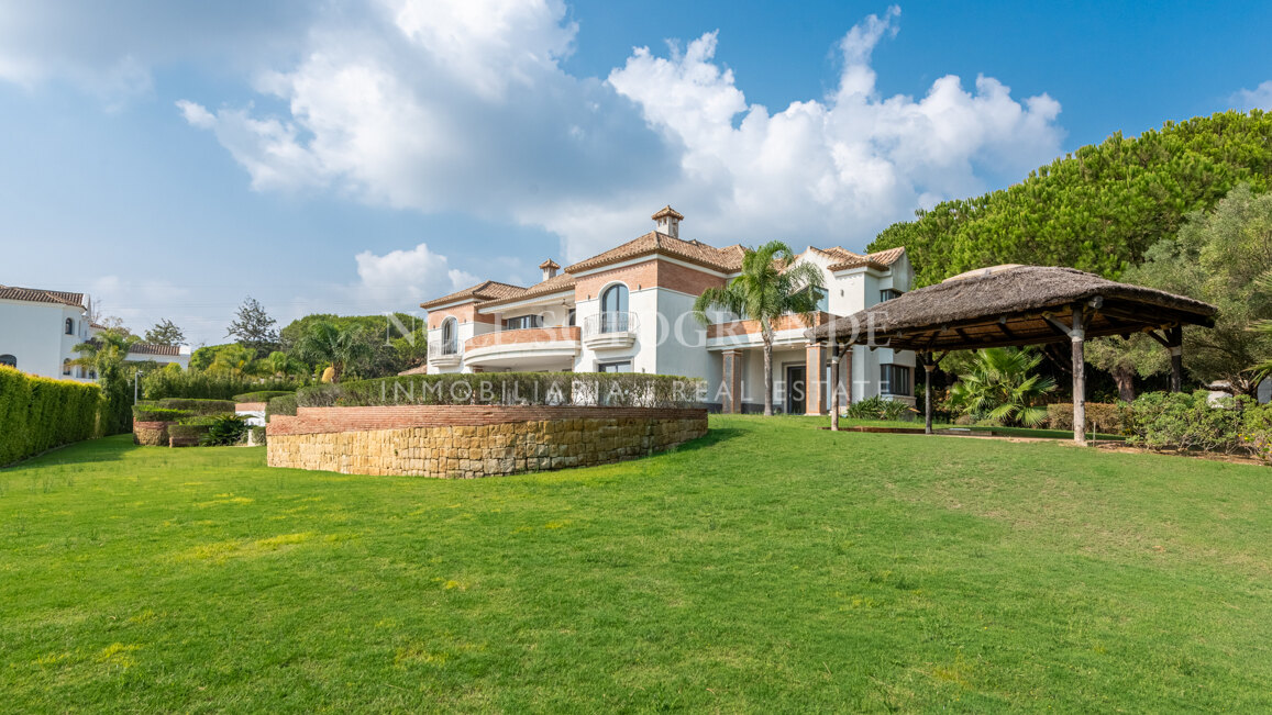 Villa Gentian Blue - Große Familienvilla mit Aussicht zu verkaufen, Sotogrande Alto