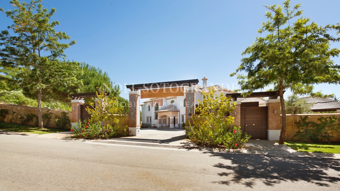 Villa Gentian Blue - Große Familienvilla mit Aussicht zu verkaufen, Sotogrande Alto