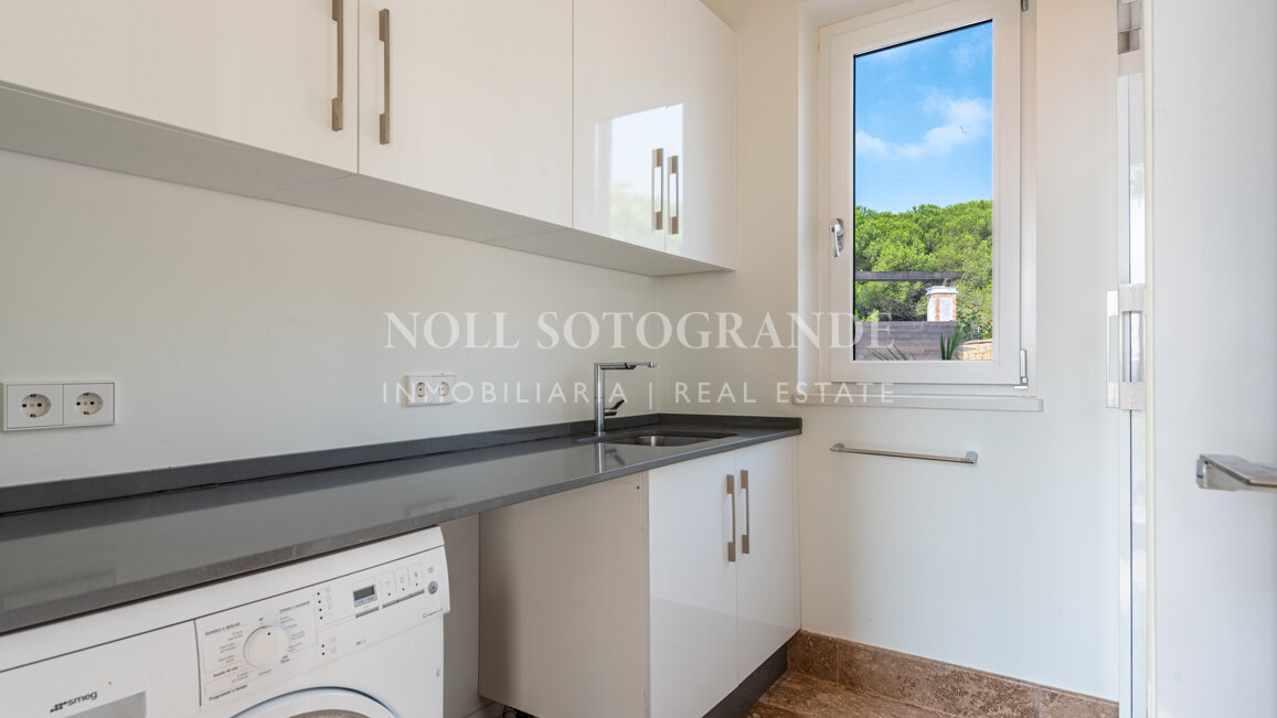 Villa Gentian Blue - Große Familienvilla mit Aussicht zu verkaufen, Sotogrande Alto
